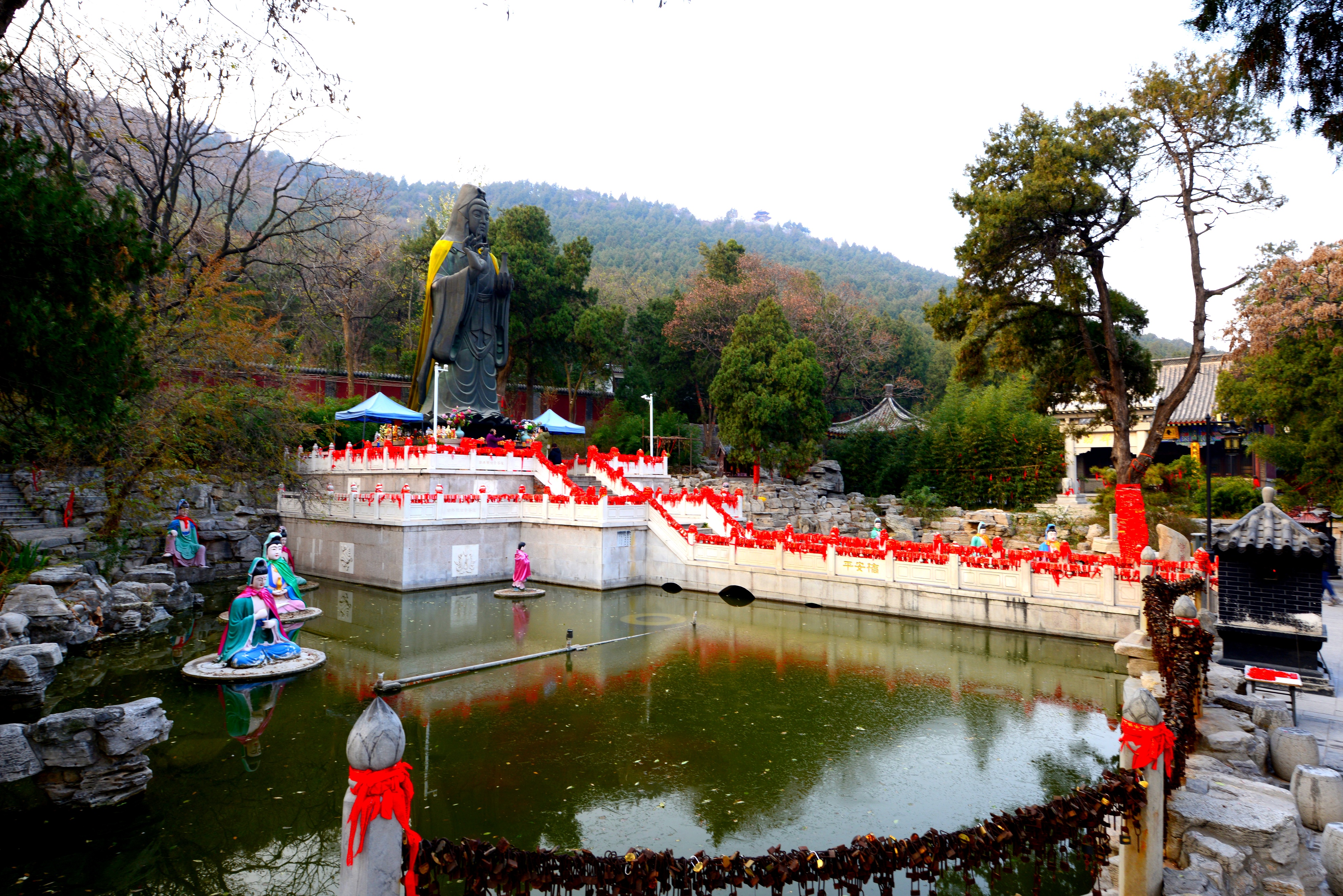 千佛山是济南三大名胜,济南三大景点千佛山