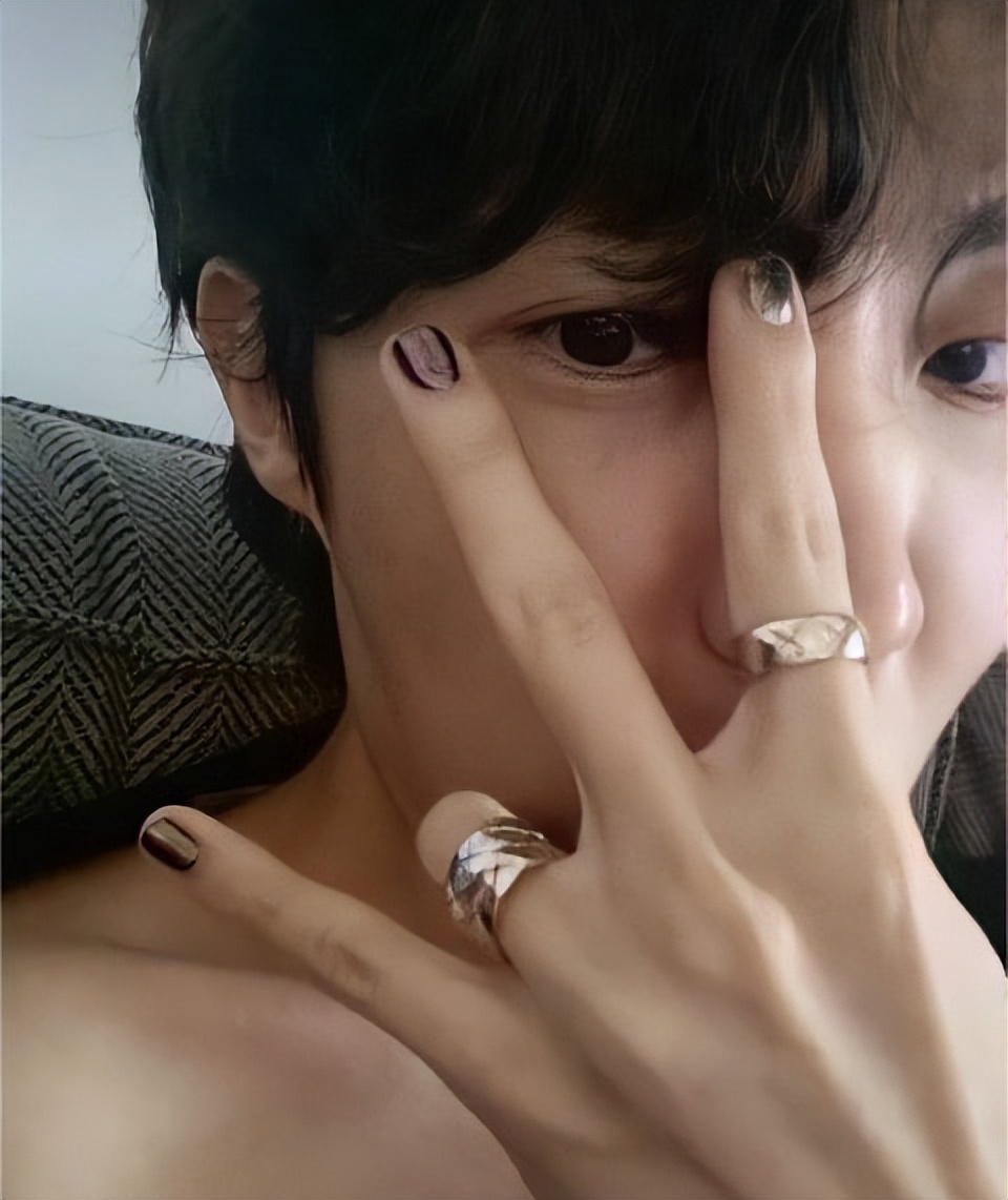 防弹成员出现在综艺节目,防弹七位成员同时喜欢一个人