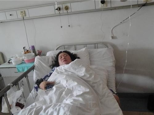 老人捡弃婴考上清华父母认亲,女子捡到弃婴7年父母找到