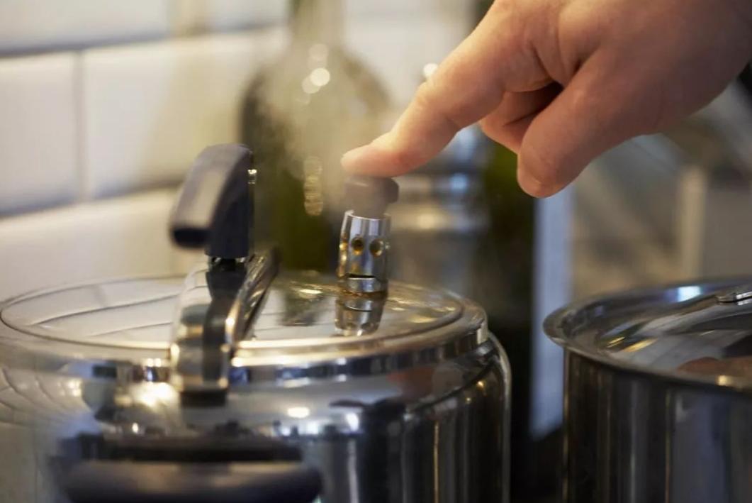 电压力锅和高压锅的口感,高压锅与电压力锅哪个更实用