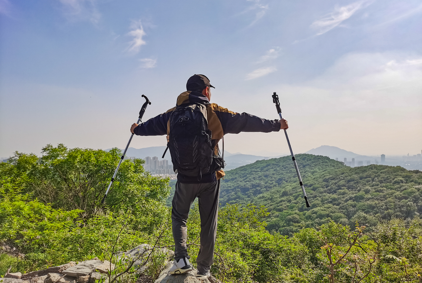背包小鹰osprey,小鹰魔爪26背包功能详解