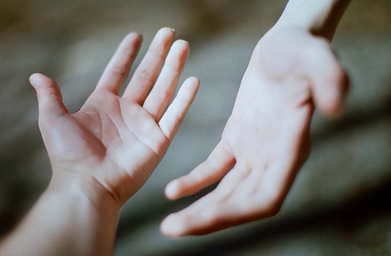 女孩被老板冤枉偷东西,女孩被老板冤枉偷东西电视剧