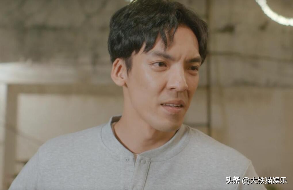 盘点10位男星的女装扮相,盘点十大秃头男星佩戴假发