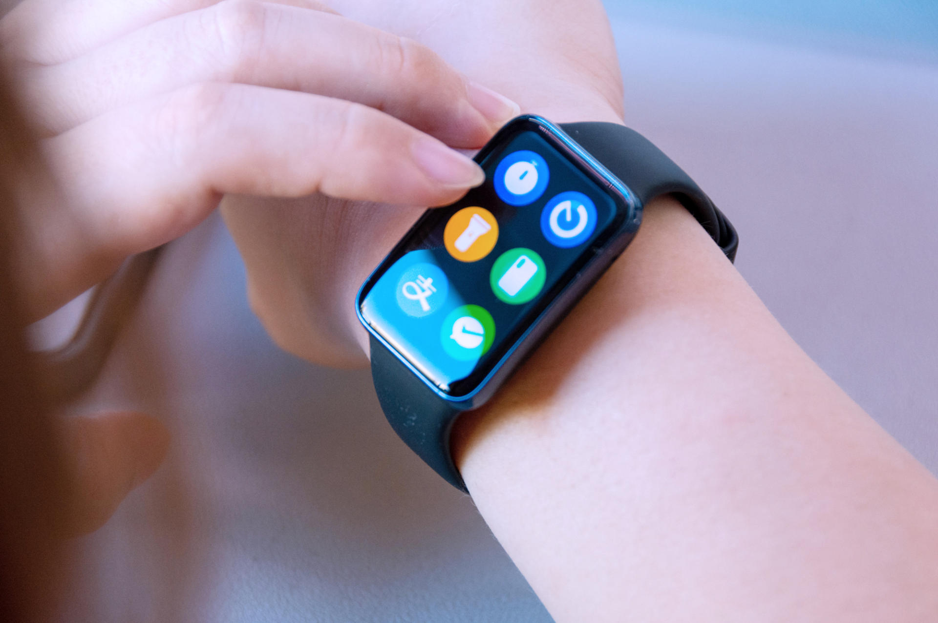 小米手环7pro标准版运动测评,华为7手环和小米7pro手环哪个更好