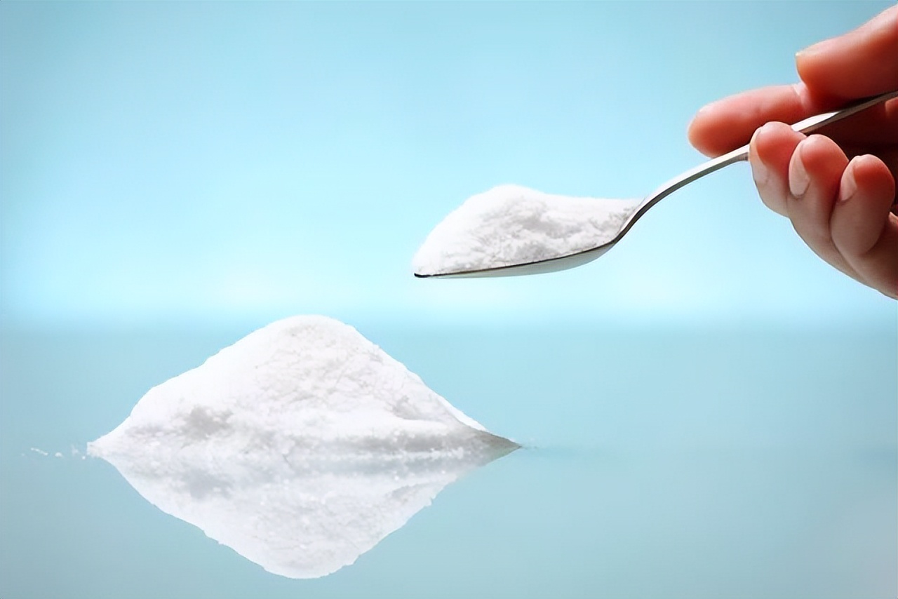 身体五个现象说明盐摄入过多,食盐摄入量少身体会出现哪些症状