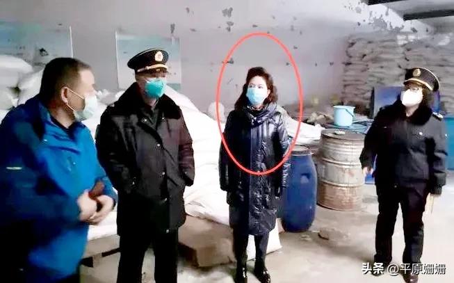 李副局长：到底是公务员中的明星，还是明星中的公务员？