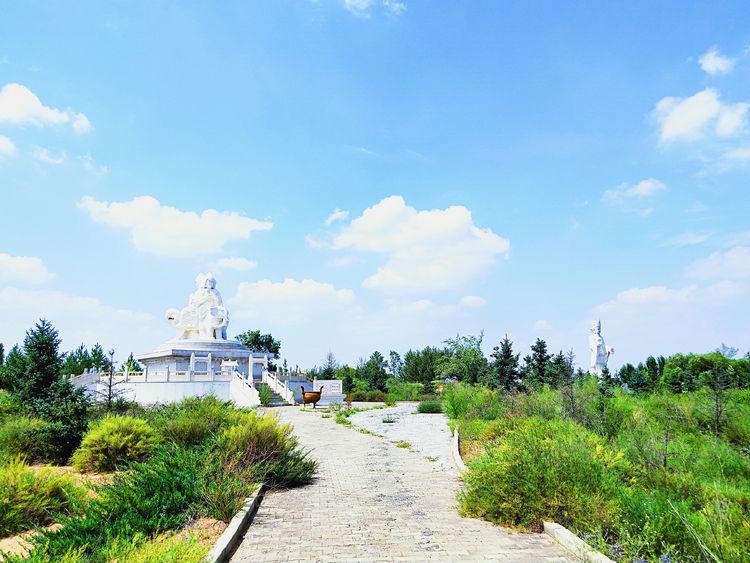 内蒙古这一景区，风景优美，以藏传佛教闻名被称内蒙古小布达拉宫