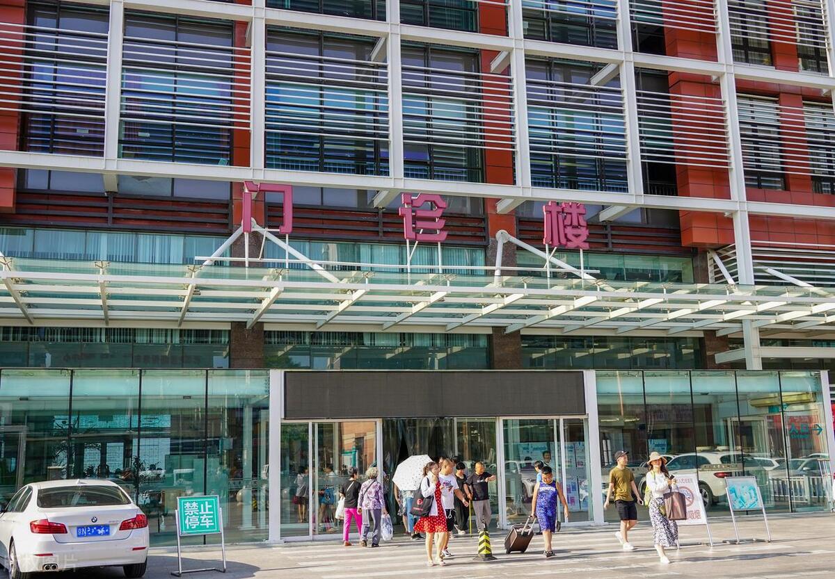 半年前检查没事如今突然查出胃癌,肠胃镜可以查出来胃癌吗