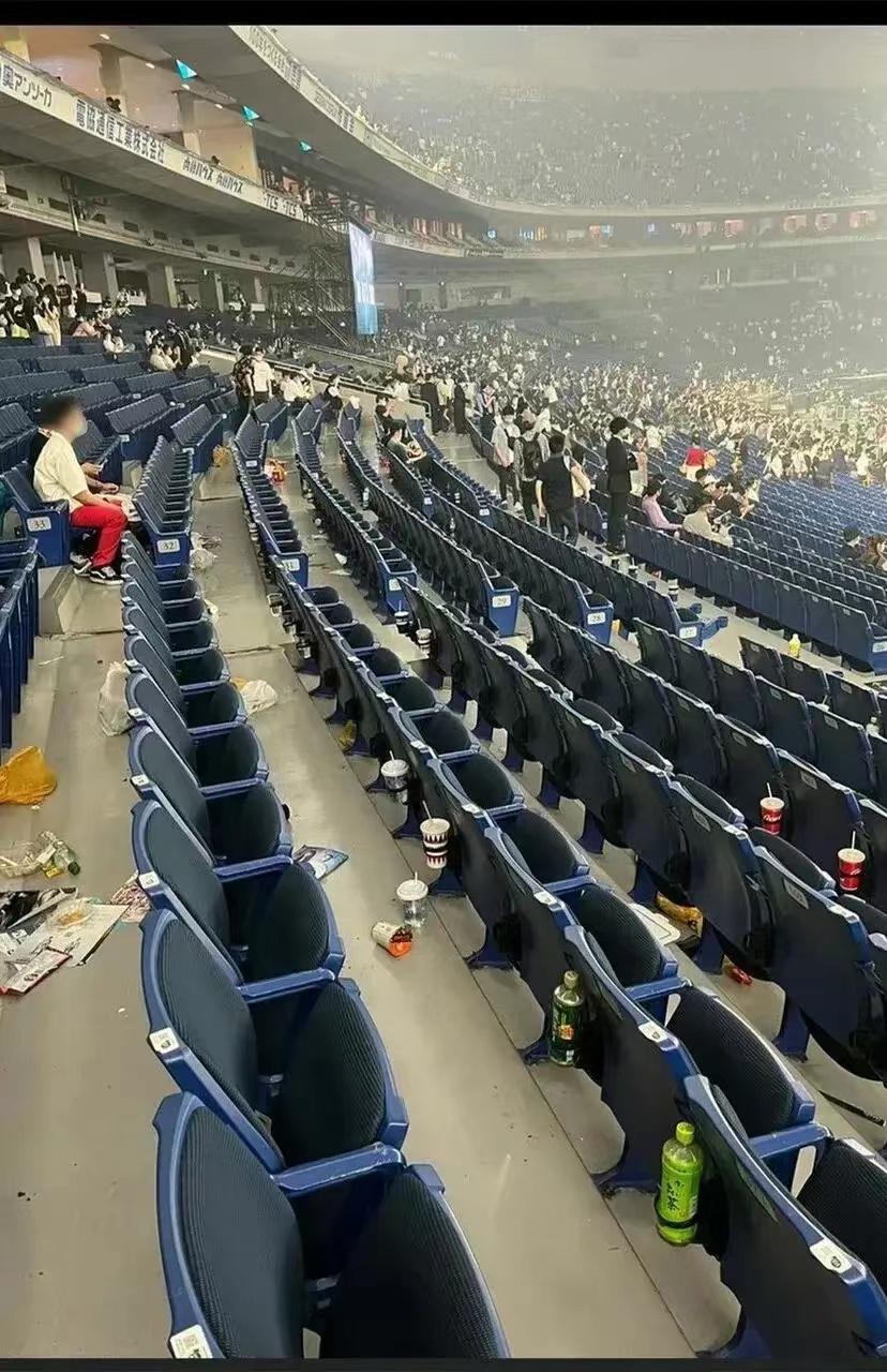 人民日报世界杯日本队更衣室 (2022世界杯日本队赛后更衣室)