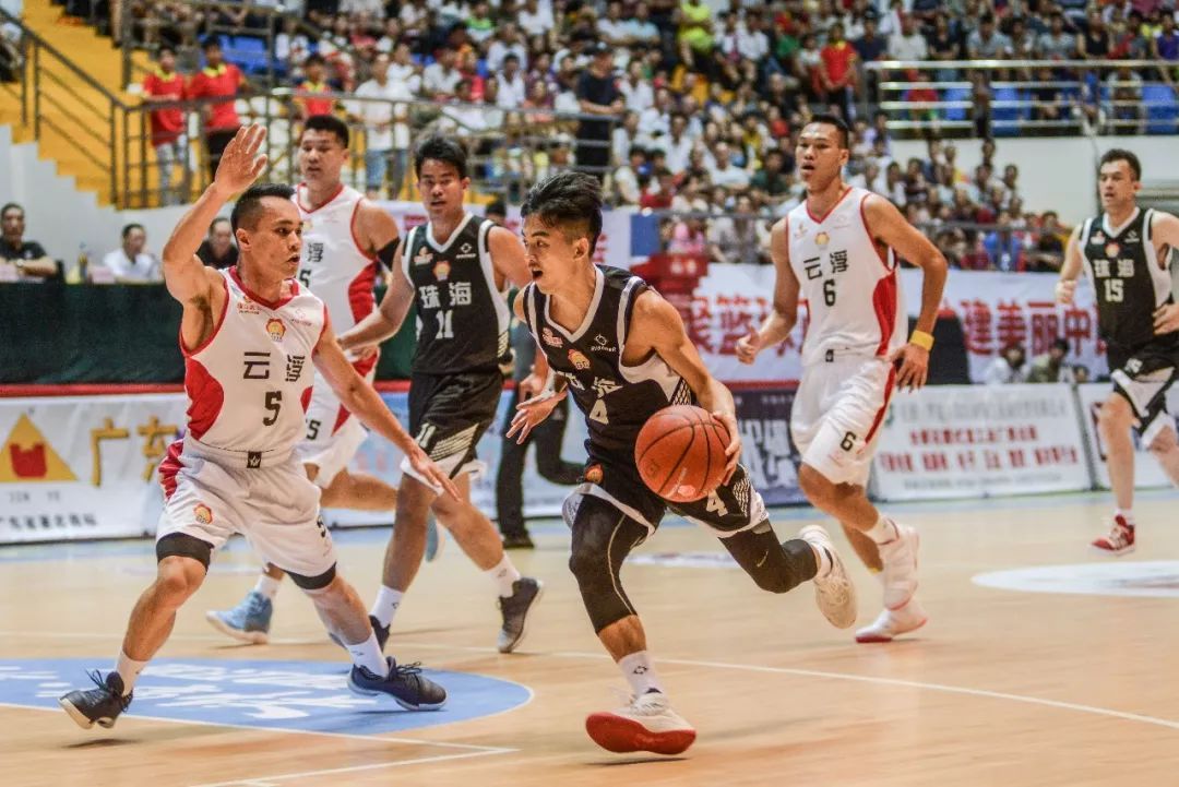 CBA巴特尔传奇故事？巴特尔北京美国豪宅曝光？巴特尔子女的事业