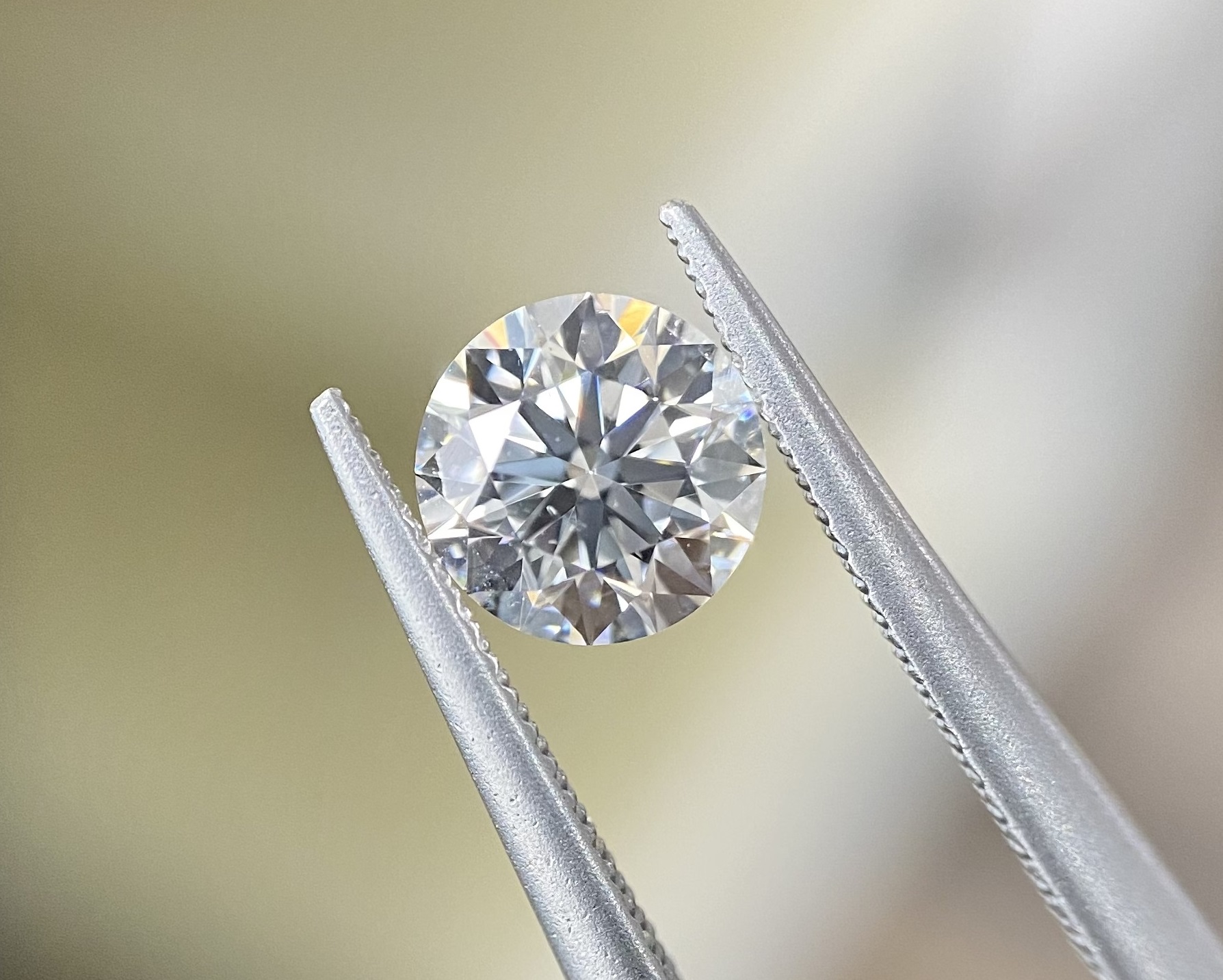 钻石一般用什么级别的钻石,钻石什么等级性价比最高