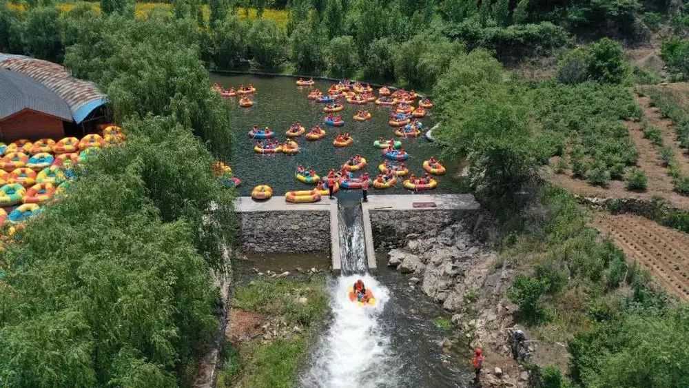 夏日峡谷漂流推荐无漂流不夏天,溪流欢畅