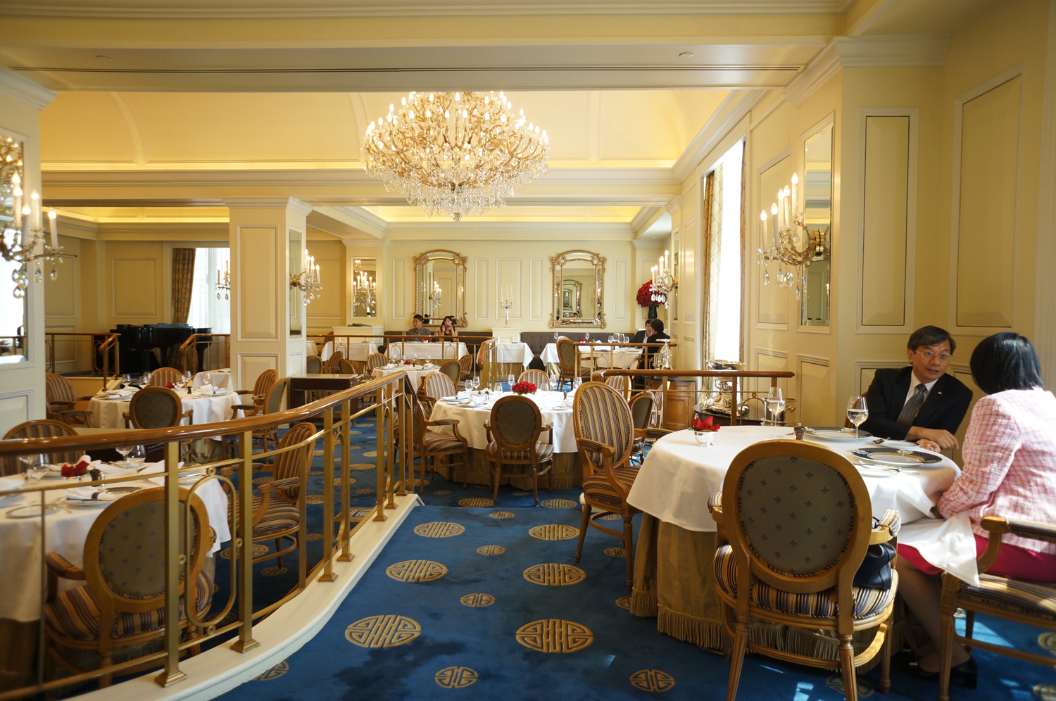 在香港的米其林餐厅用餐,在香港的豪华正餐