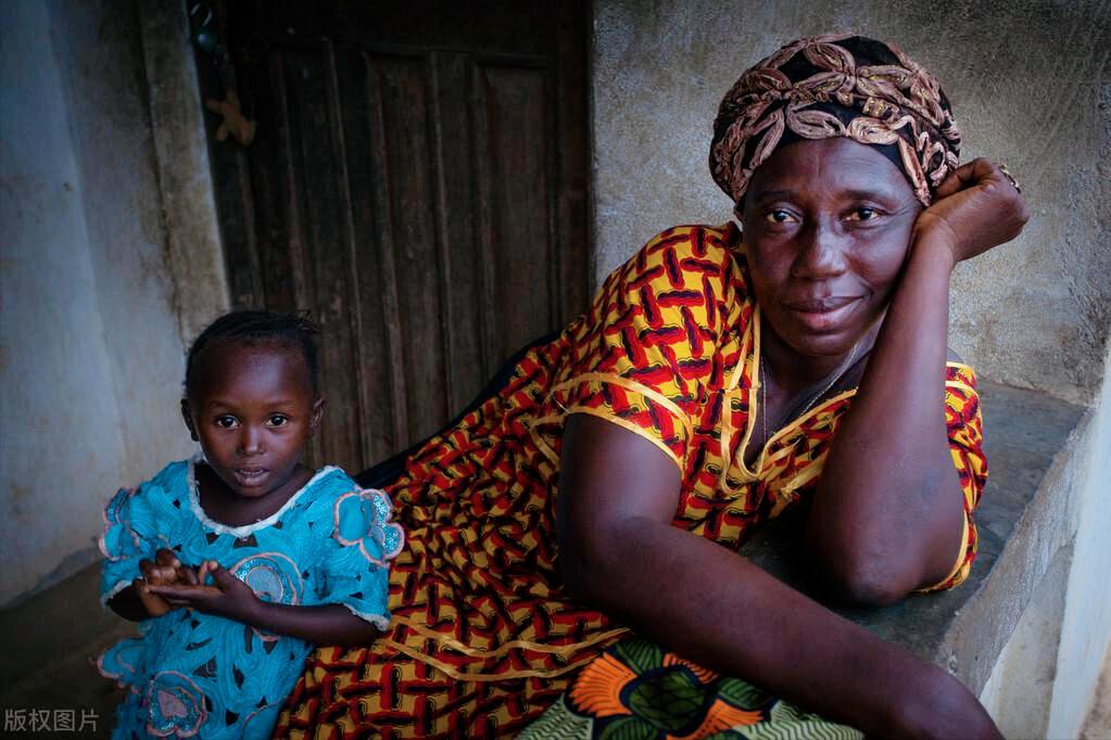 船到丹麦船员体会当地人的生活,去塞拉利昂