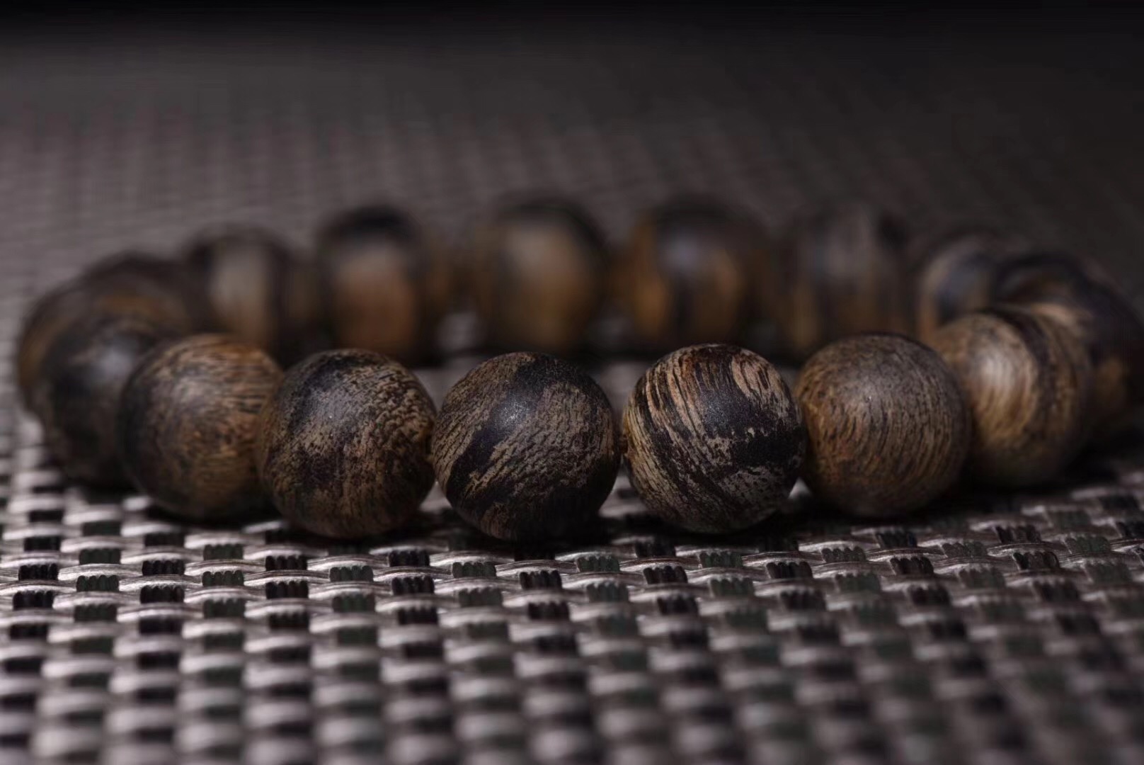 沉香比金子贵,沉香贵的跟便宜的区别