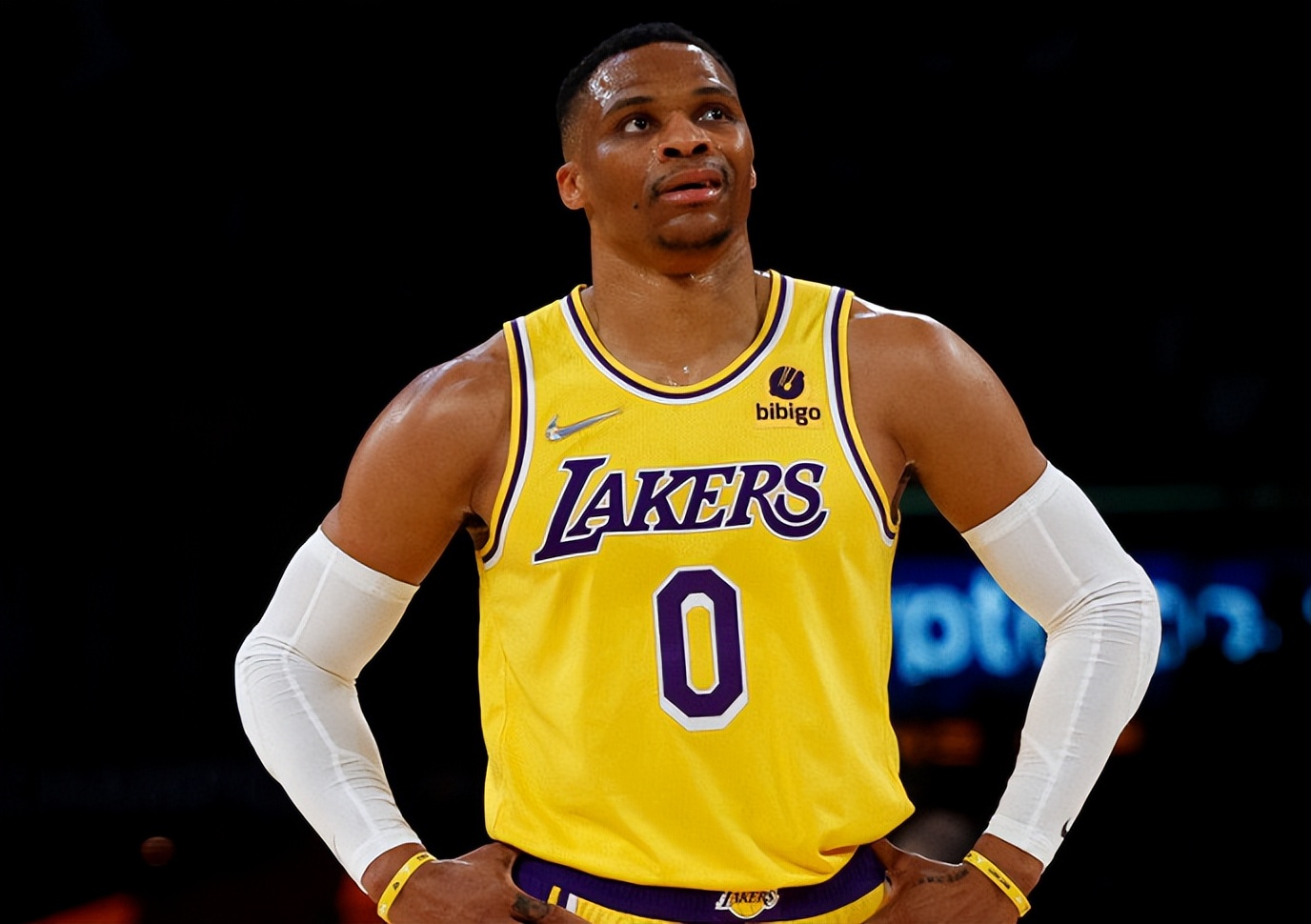 勇士官宣签约，一哥声援威少，莫兰特放下豪言，艾顿迎来喜讯