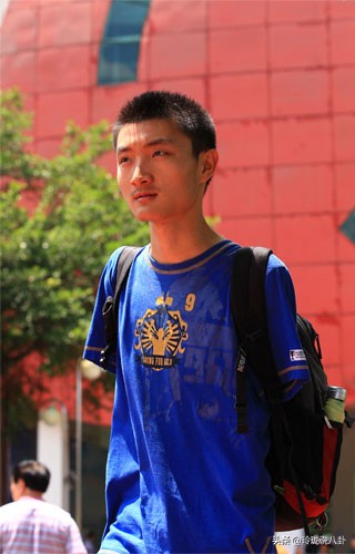 杨孟衡失去双臂的全过程,无臂学霸杨孟衡的故事