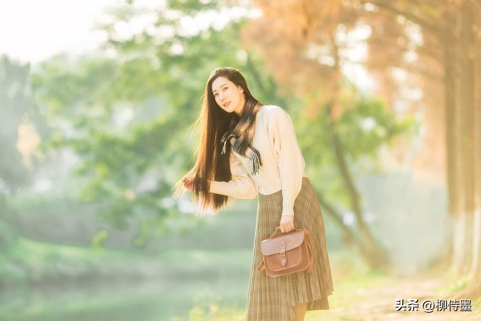 摆脱拍照尴尬六招万能拍照姿势,拍照不要用剪刀手姿势
