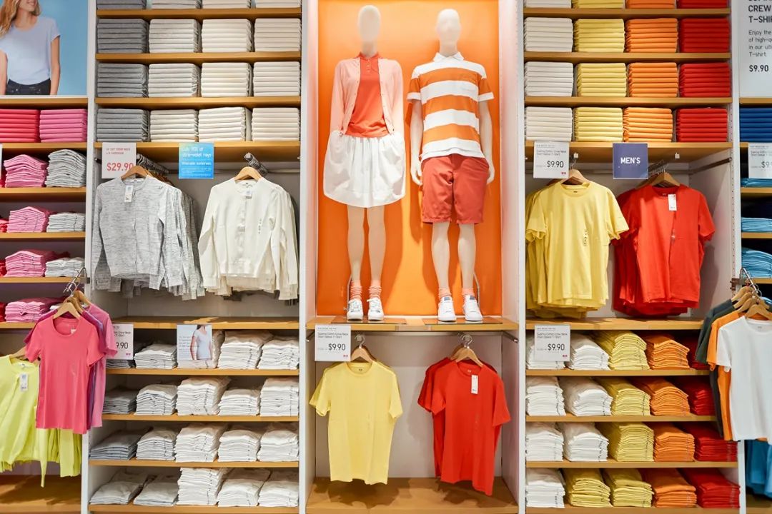 上海一小区团购优衣库衣服，瞧把大家给逼的