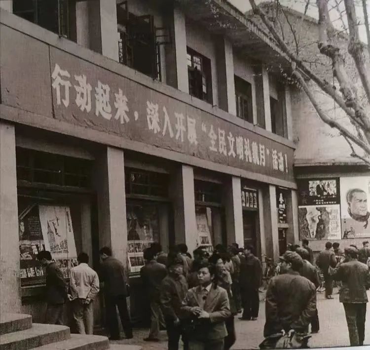 观夏相中的成都「祠堂街」