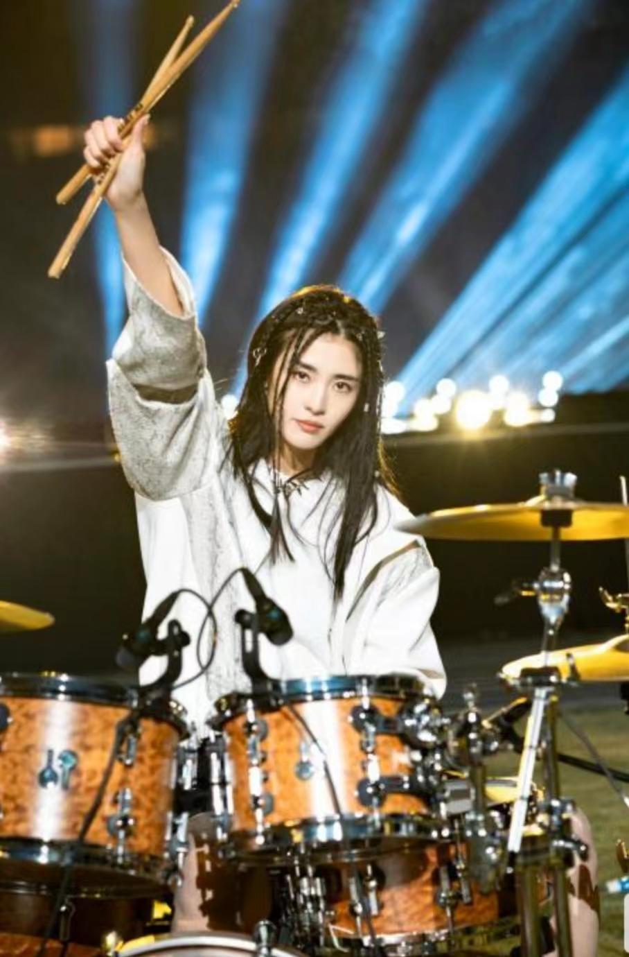 赵丽娜退役后还有没有工资,赵丽娜谈退役会离开足球吗