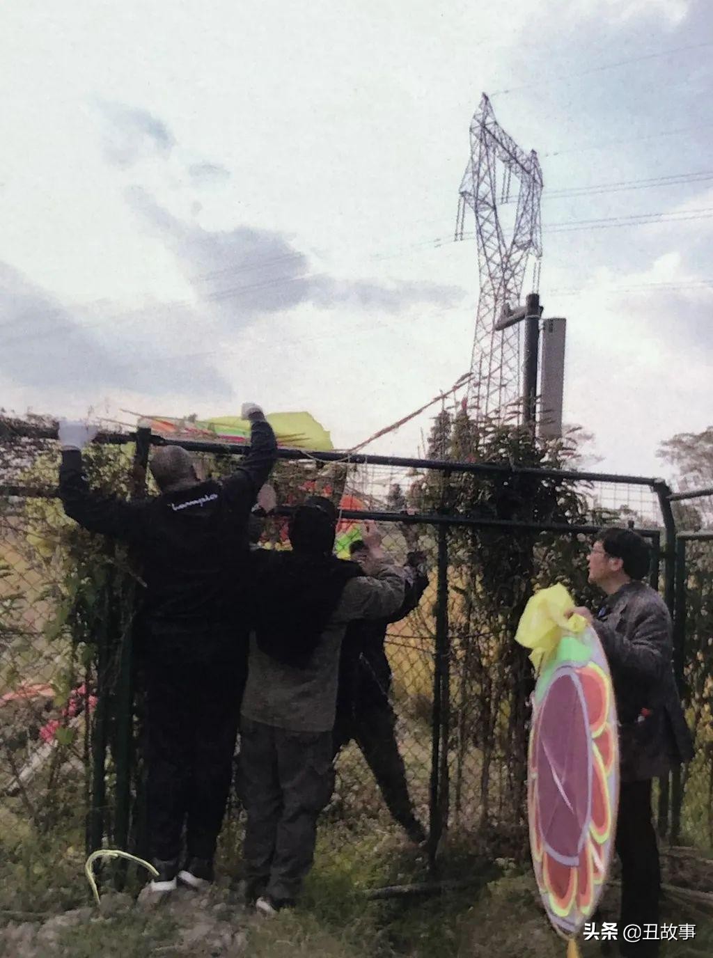 巨龙腾飞风筝的放飞现场,260米长风筝