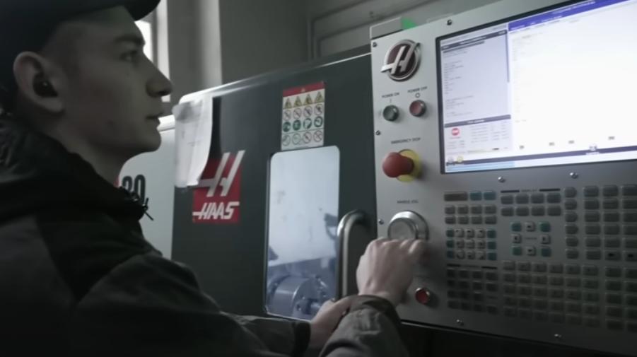 美国帮助乌克兰研制防空系统,美国帮助乌克兰建立军工体系