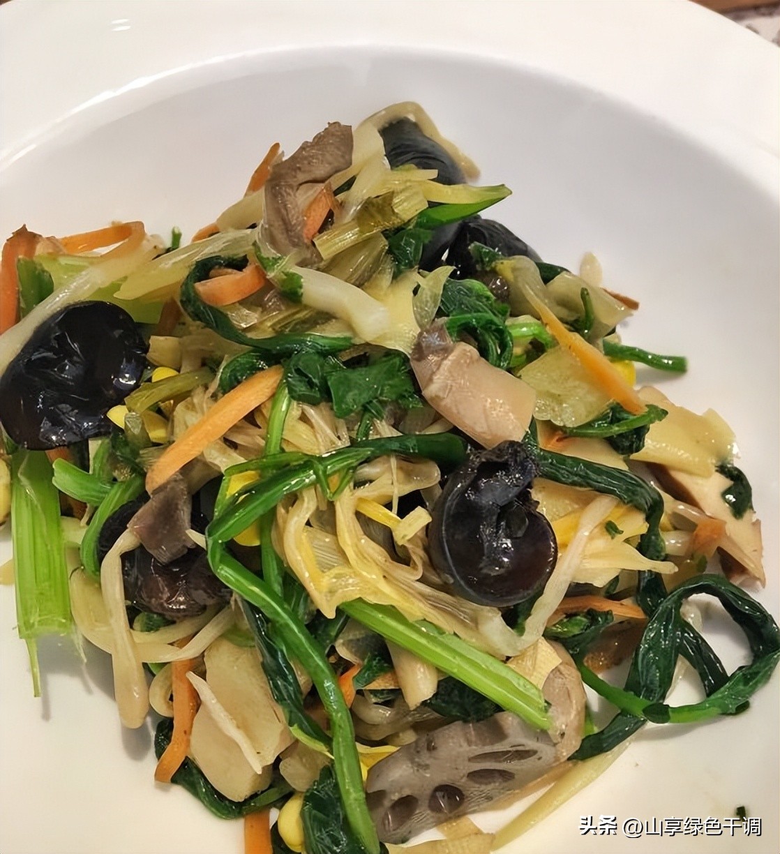 河南一家人去南京旅游，点了四道菜，看见价格：这是南京物价？