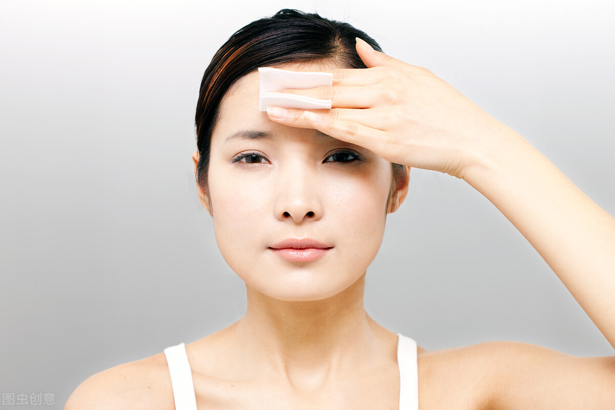 女人脸部怎么保养才能美白,脸部皮肤怎么保养又白又光滑