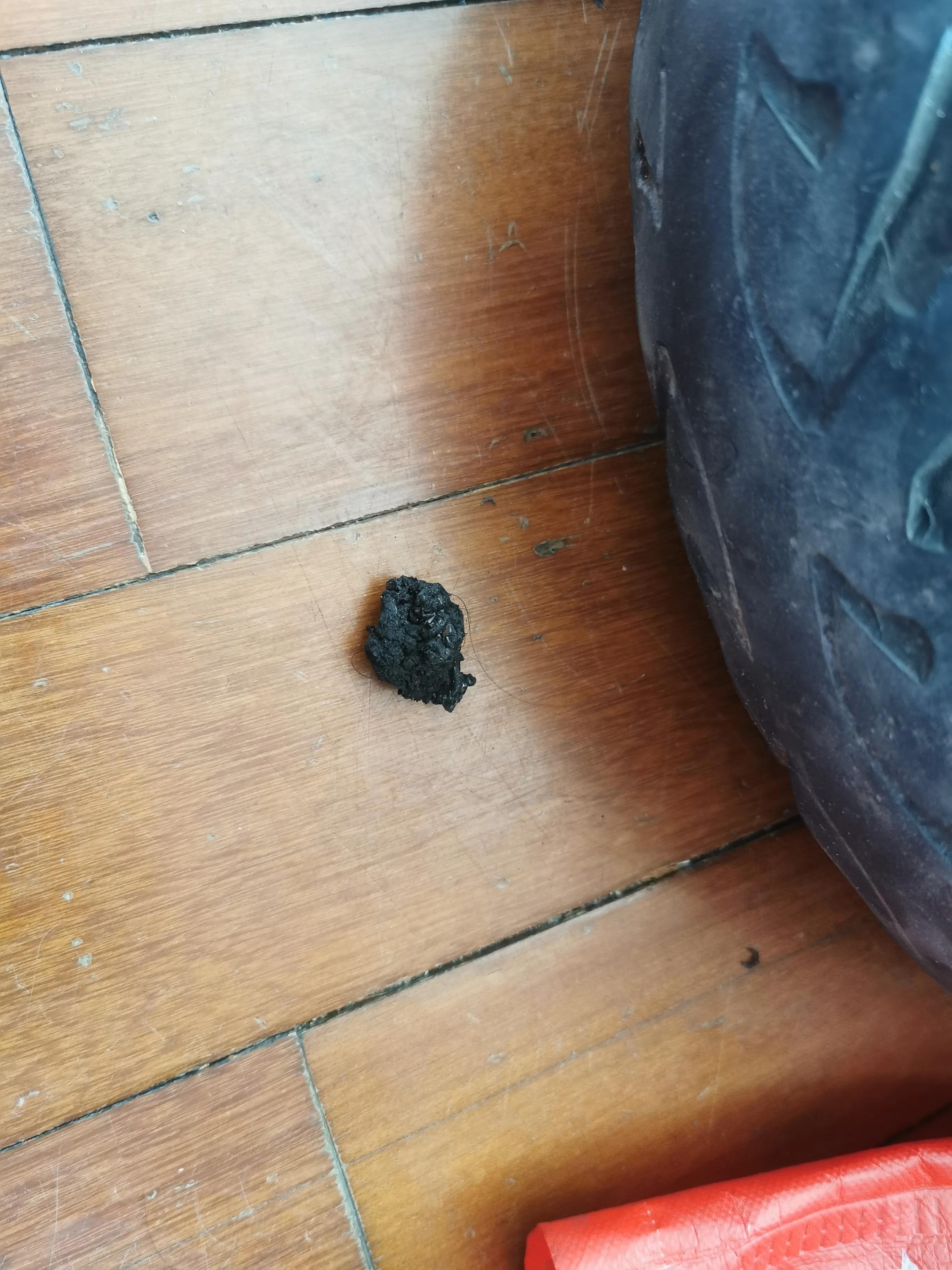 电动自行车后轮卡死如何拆修,电动自行车后轮卡死推不动