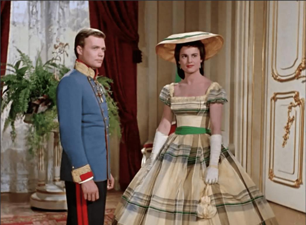 历史上的茜茜公主：比电影中的更漂亮，她是童话中美丽的皇后