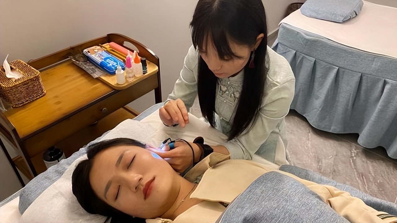 耳朵痒却掏不出任何东西中医辨证,耳朵特别痒又掏不出耳屎怎么办