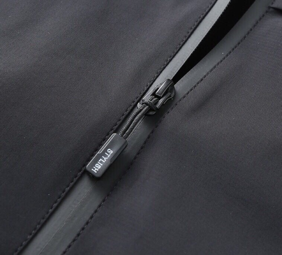 巴宝莉新式“男装外套”惊艳亮相！上身舒适帅气，经典魅力显年轻