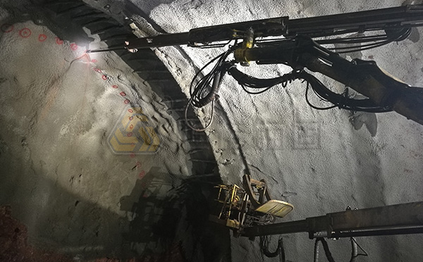 隧道撑子面坍塌怎么处理,隧道坍塌空腔处理方案