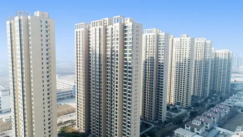 31岁“大姑娘”买下23㎡蜗居，小家切两半做客厅卧室：也太舒服了