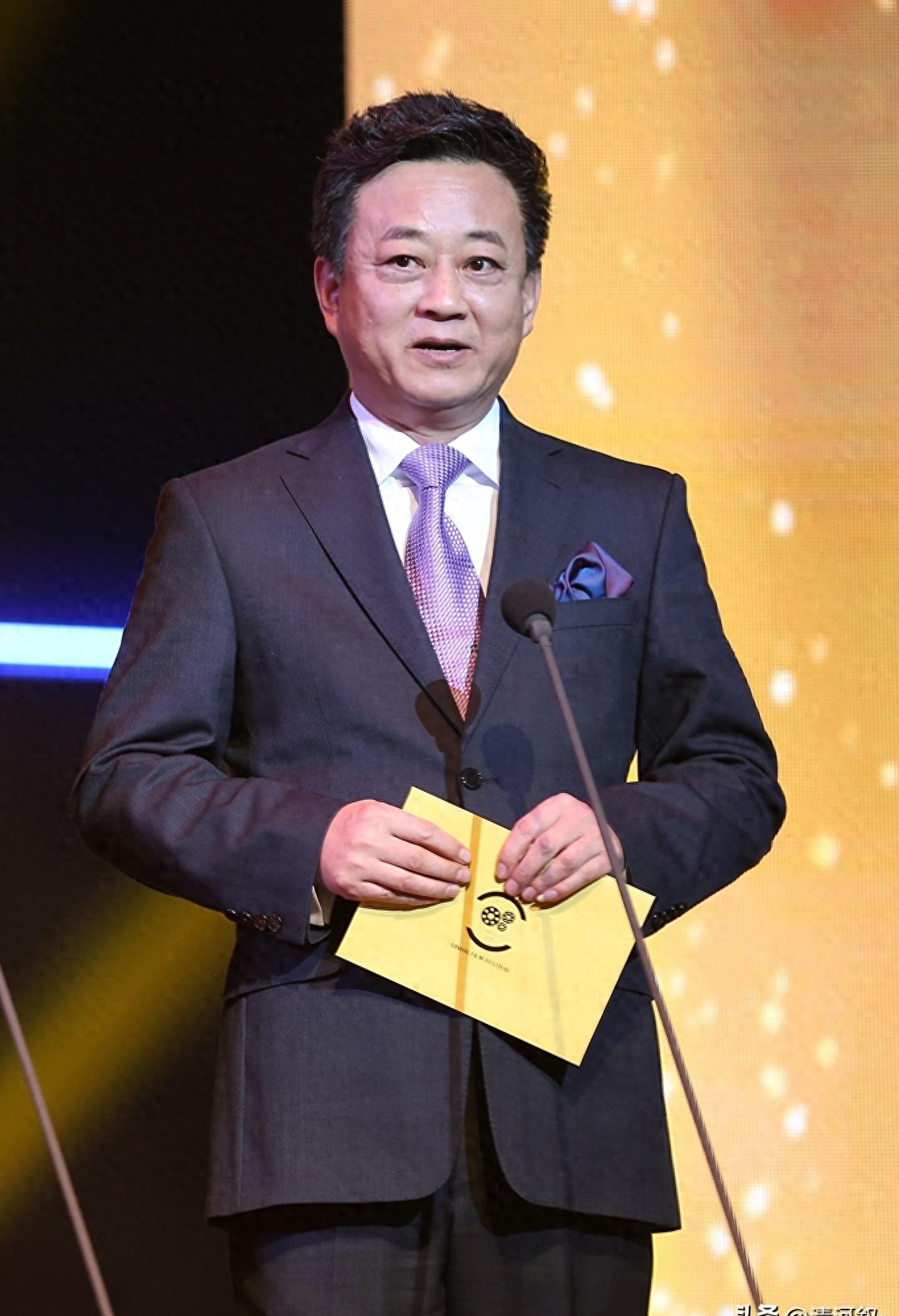 原央视主持人朱军现状,朱军颜值巅峰混剪