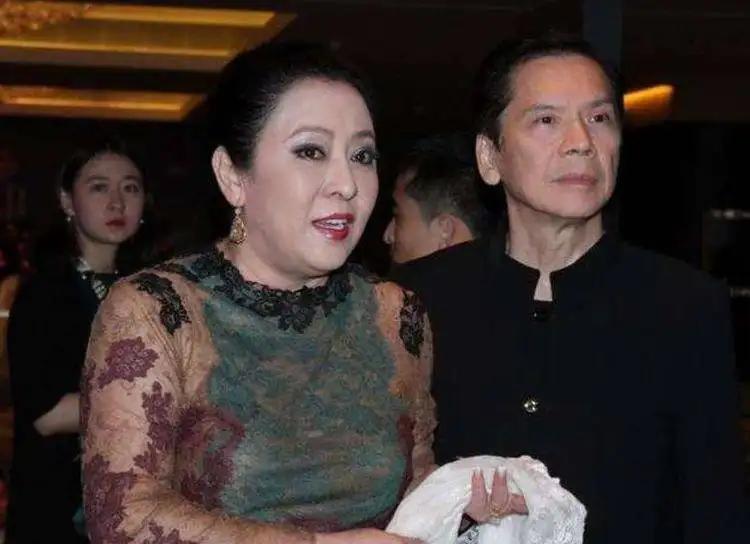 豪横富二代遇上拜金女彩礼50万,豪横富二代遇上拜金女50万彩礼