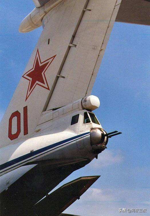 伊尔76民用运输机,伊尔76运20起飞