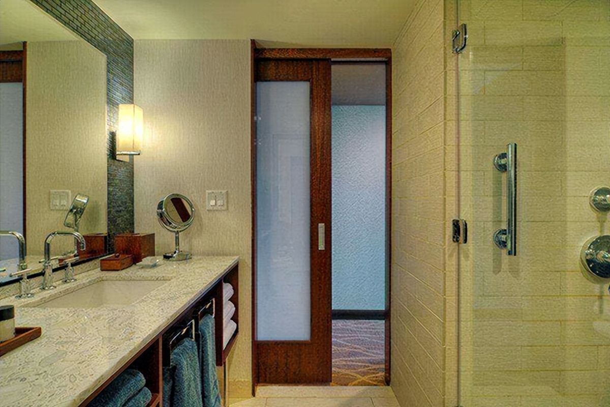 卫生间门什么品牌好,十大品牌钛镁合金卫生间门