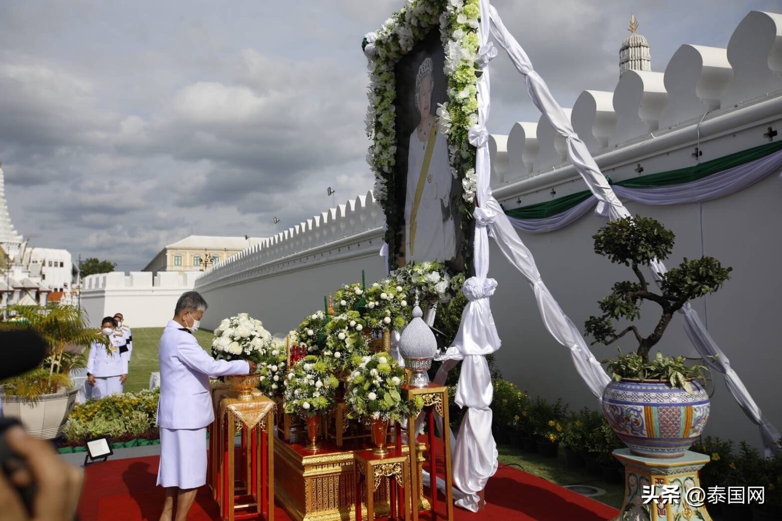 泰国悼念国王,泰国国王去世民众有什么悼念仪式