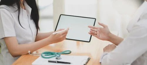 不是医药专业可以做cra吗,护士转行cra好还是crc好