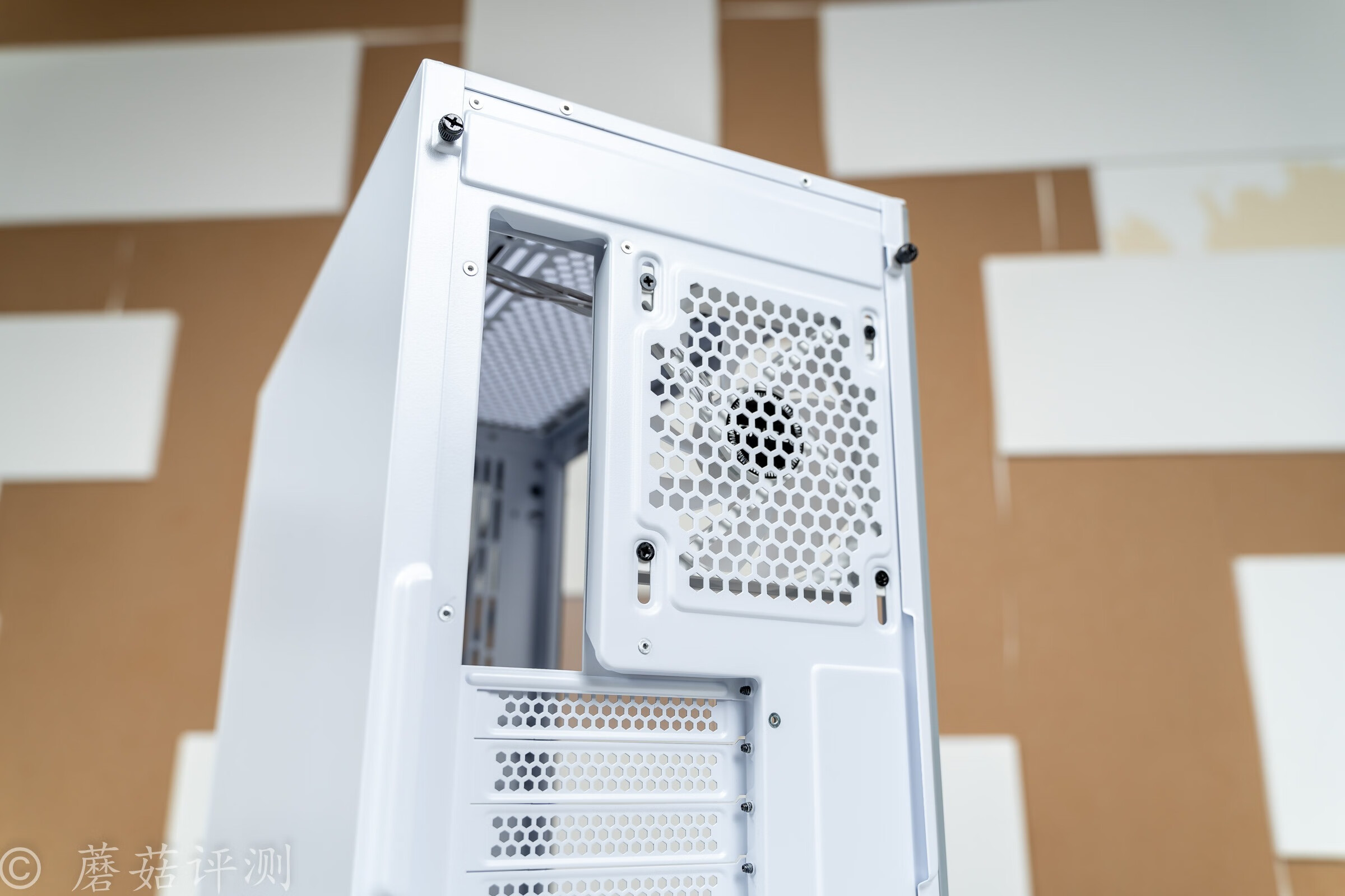 安钛克性价比最好的机箱,散热好不积灰的机箱