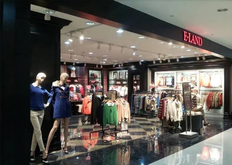 闊╁浗鎭嬬埍缁艰壓瀵屽鍗冮噾浜鸿宕╁,瀵屽鍗冮噾宕╀簡浜鸿澶氬皯浜烘ⅵ纰庝簡