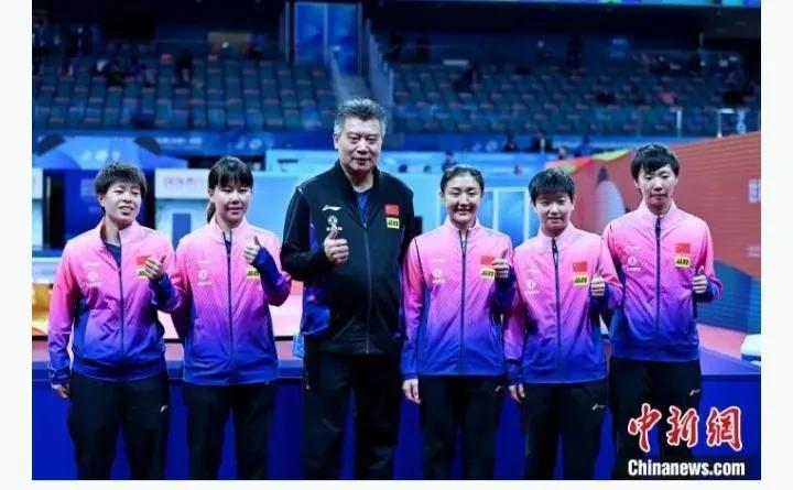 2022年中国女团世乒赛夺冠颁奖,祝贺国乒女团晋级世乒赛8强