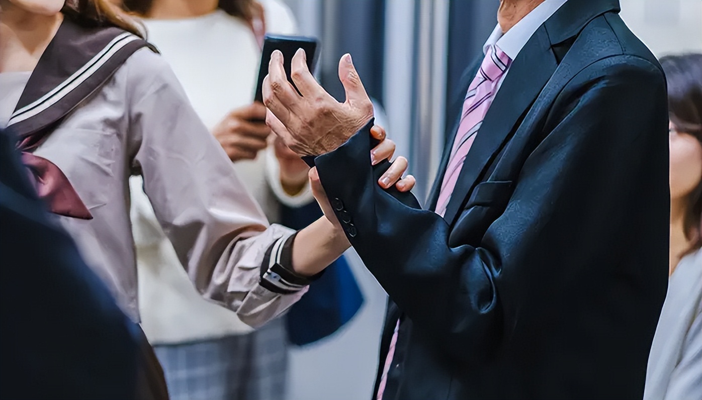 痴汉是日本独有文化，别地没有！水原希子一句话让霓虹民众破防了