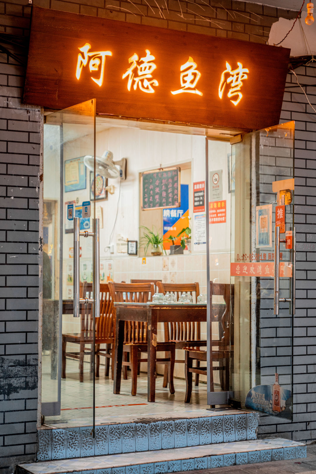 实拍疫情反扑下的武汉美食餐饮店他们怎么样了？