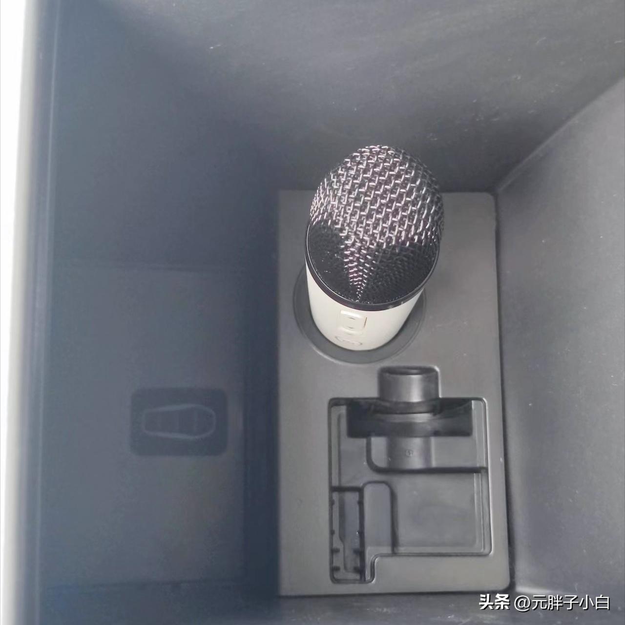 比亚迪元PLUS自带的麦克风K歌到底怎么用?