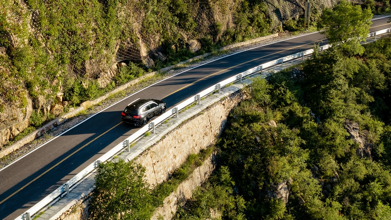 宝马x5xdrive30i曜夜版顶配,宝马x5xdrive30li尊享型m运动曜夜