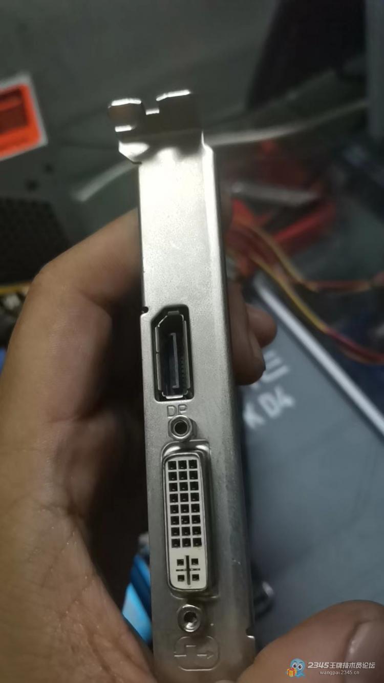 显示器黑屏几分钟又好了,显示器黑屏马上又好了