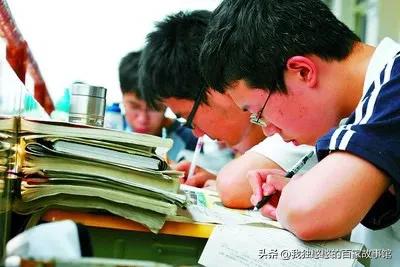 考不上高中读私立高中还是职校好,没考上高中选职业学校还是上私立